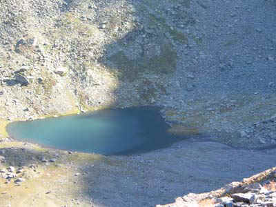 un lago minore appena sotto il rif. mt.Vis nel versante Francese