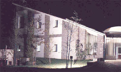 particolare del municipio lato sinistro (notturno)